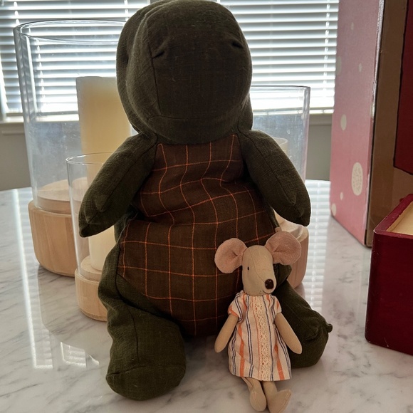 Maileg Gantosaurus in Forest Green - Picture 2 of 2